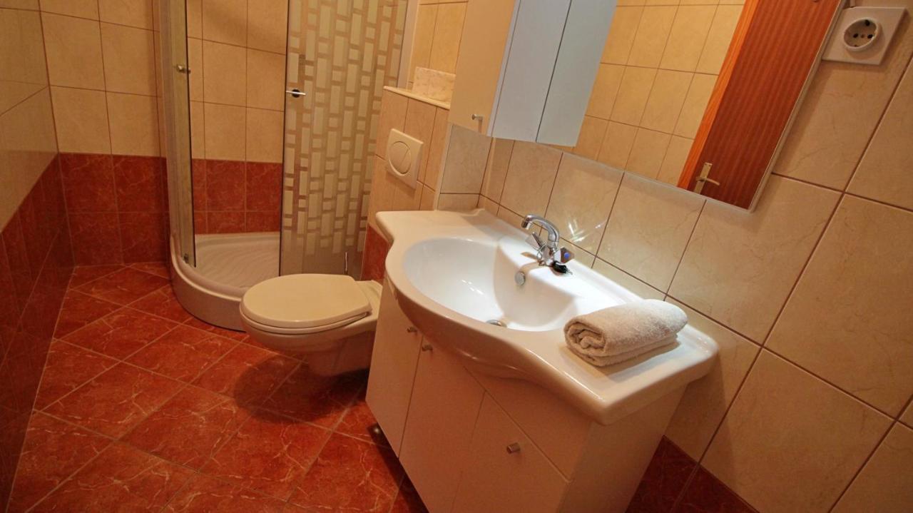 Apartments Iko أوميس المظهر الخارجي الصورة