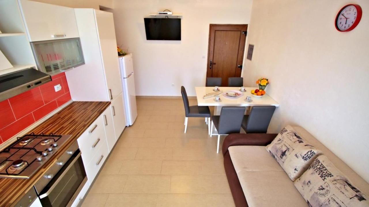 Apartments Iko أوميس المظهر الخارجي الصورة