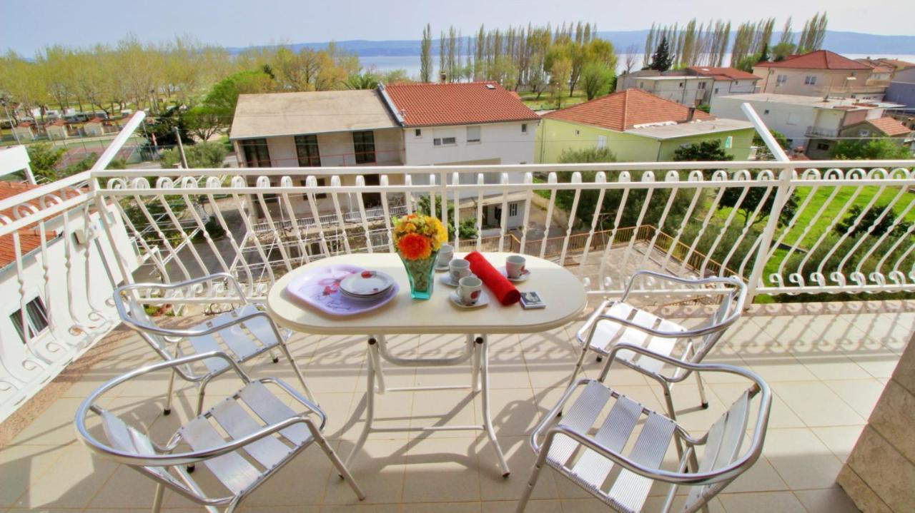 Apartments Iko أوميس المظهر الخارجي الصورة