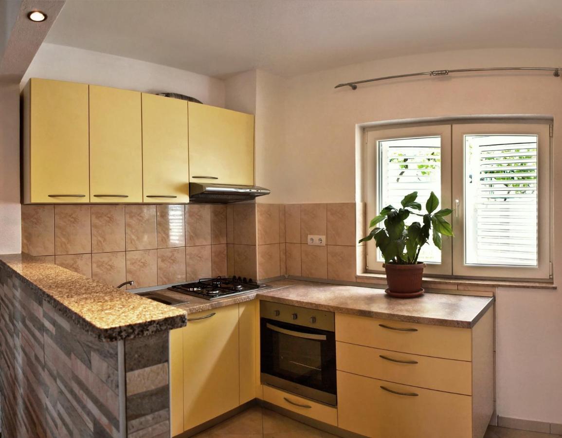 Apartments Iko أوميس المظهر الخارجي الصورة